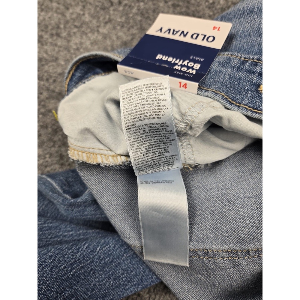 Old Navy Womens 14 Blue Denim Rolled Mid-Rise Wow Boyfriend Ankle Jeans NWT#1109 - Picture 2 of 10